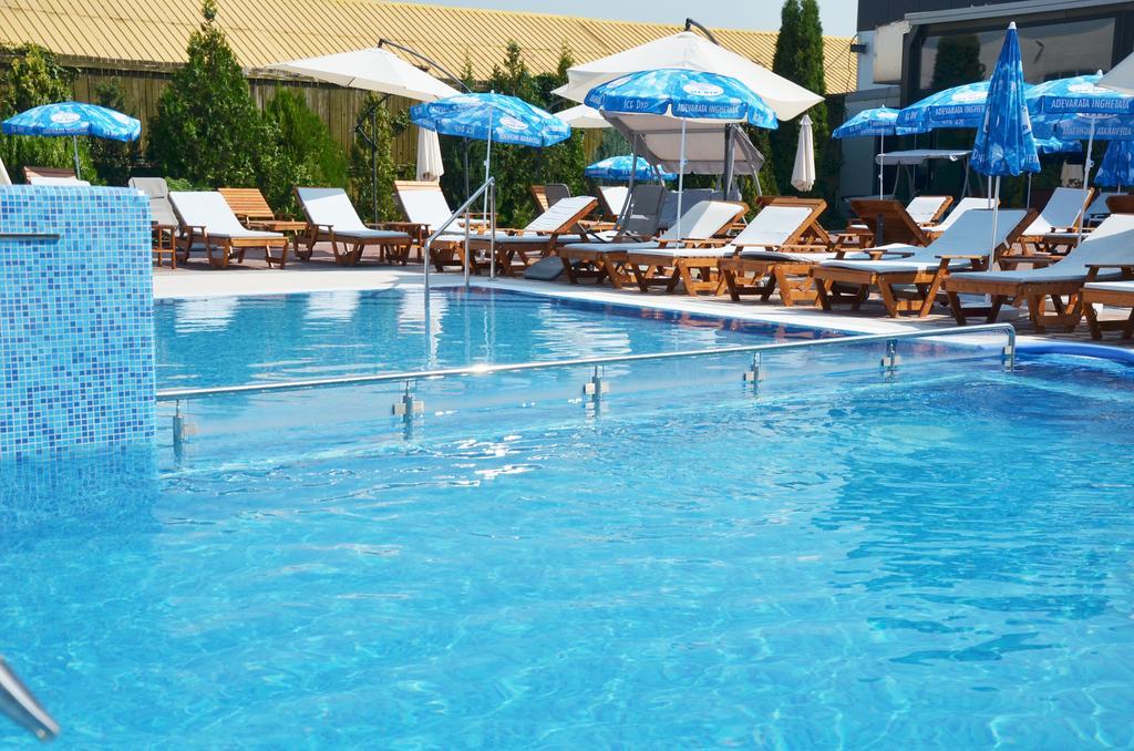 Hotel Spa Ice Resort Ghiroda Exterior foto