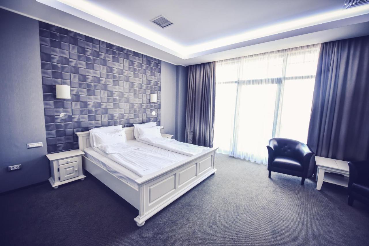 Hotel Spa Ice Resort Ghiroda Exterior foto